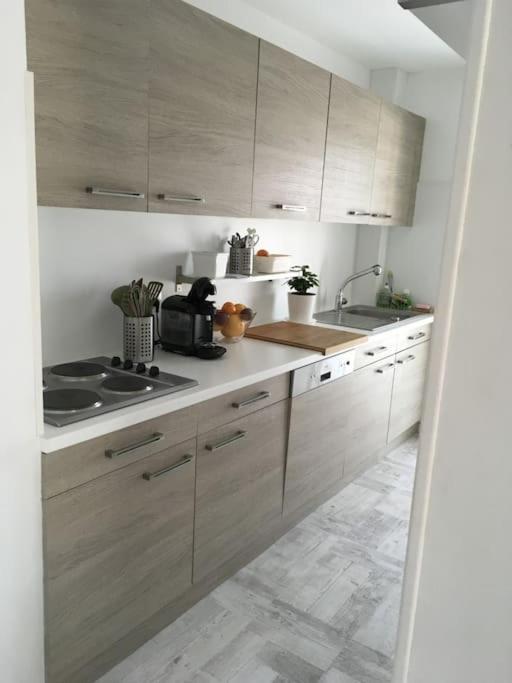 Appartement T3 Proche De La Mer Нарбон Екстериор снимка