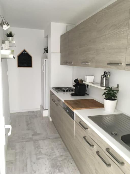 Appartement T3 Proche De La Mer Нарбон Екстериор снимка