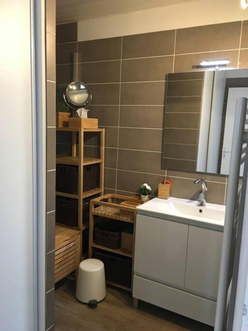Appartement T3 Proche De La Mer Нарбон Екстериор снимка